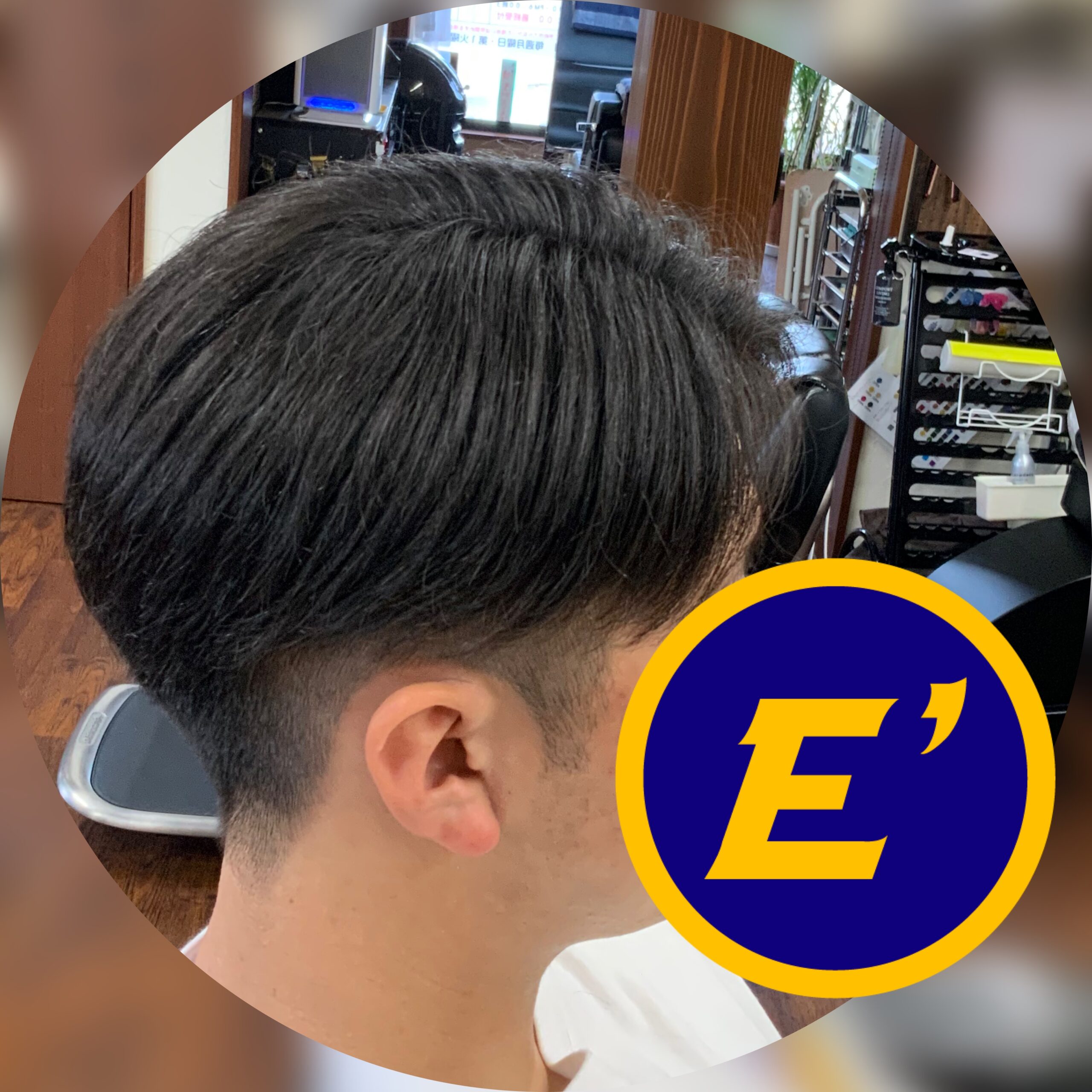 センターパート×ツーブロックスタイル