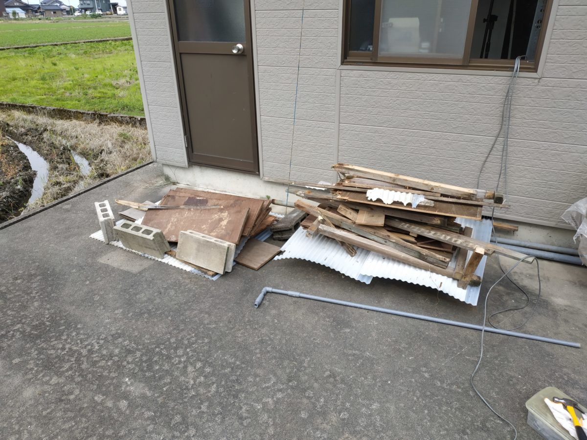 掘っ立て小屋解体2日目